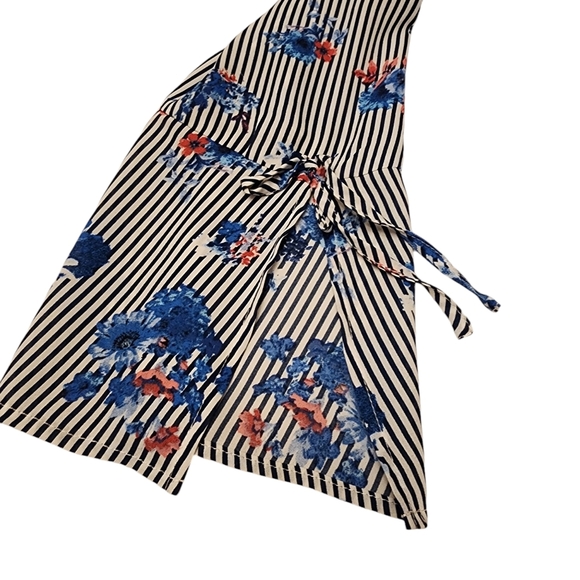 Floral Striped Blouse with Open Bell Sleeves - Picture 6 of 12